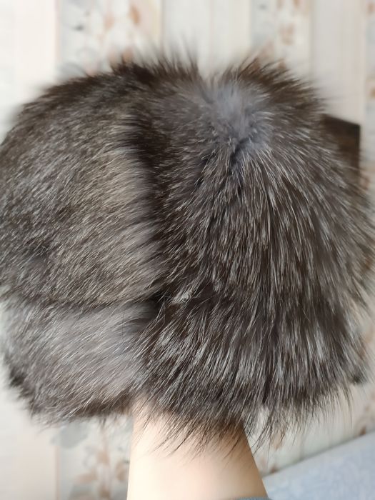 Женская песцовая шапка продается