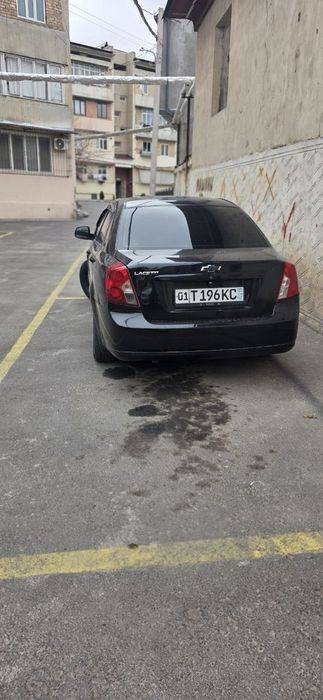 Lasetti 1.8 jentra qilingan 2010 metan