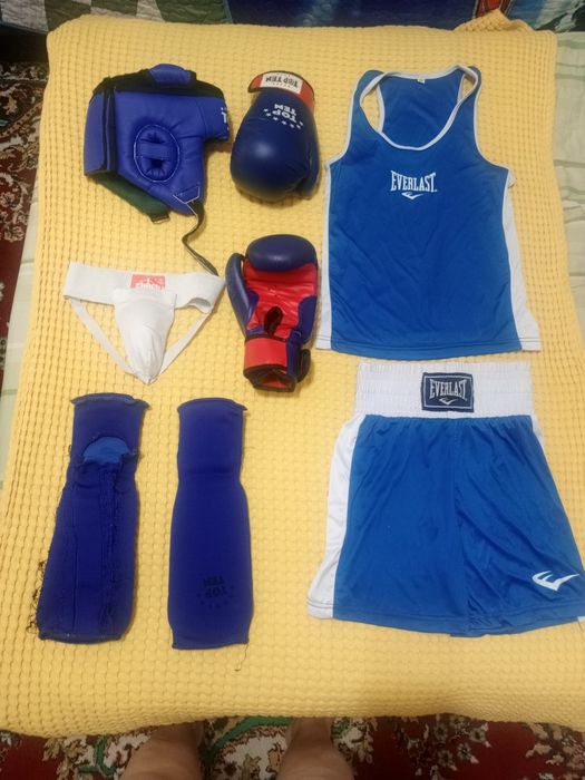 Продам кастюм для Кик Боксинга
