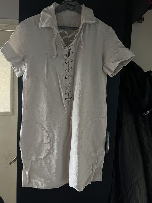 Само за 20 лв, прекрасна френска рокля със състав 100 % лен.