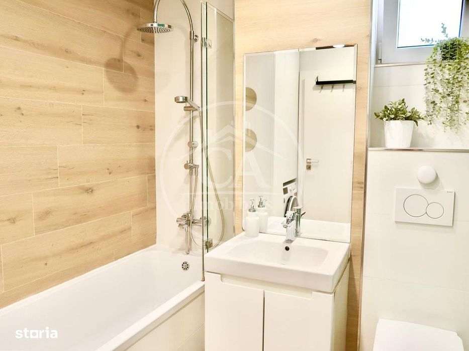Apartament de vanzare  cu 3 camere Lux in zona Rogerius, Oradea.