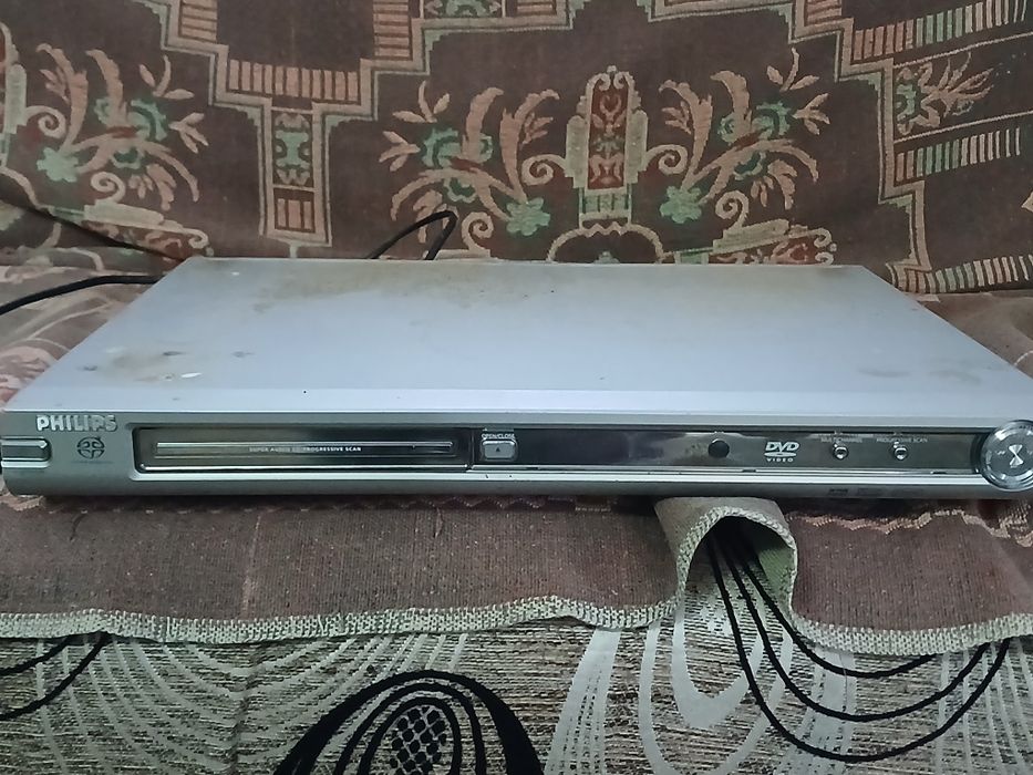DVD Player Philips - Perfect funcțional - SACD, ieșire 5.1, Coaxial & Optic