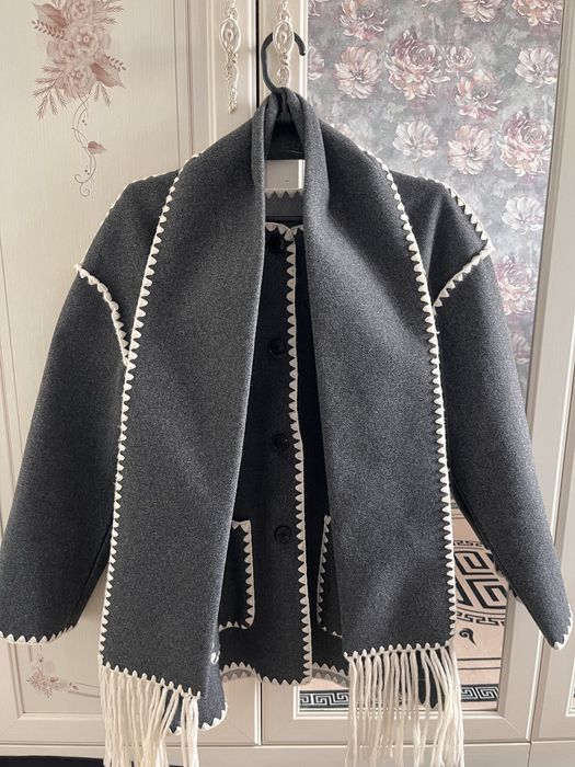 Продаётся стильное тёплое пальто (кардиган)