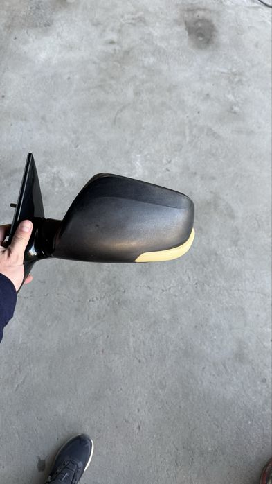 Боковое зеркало