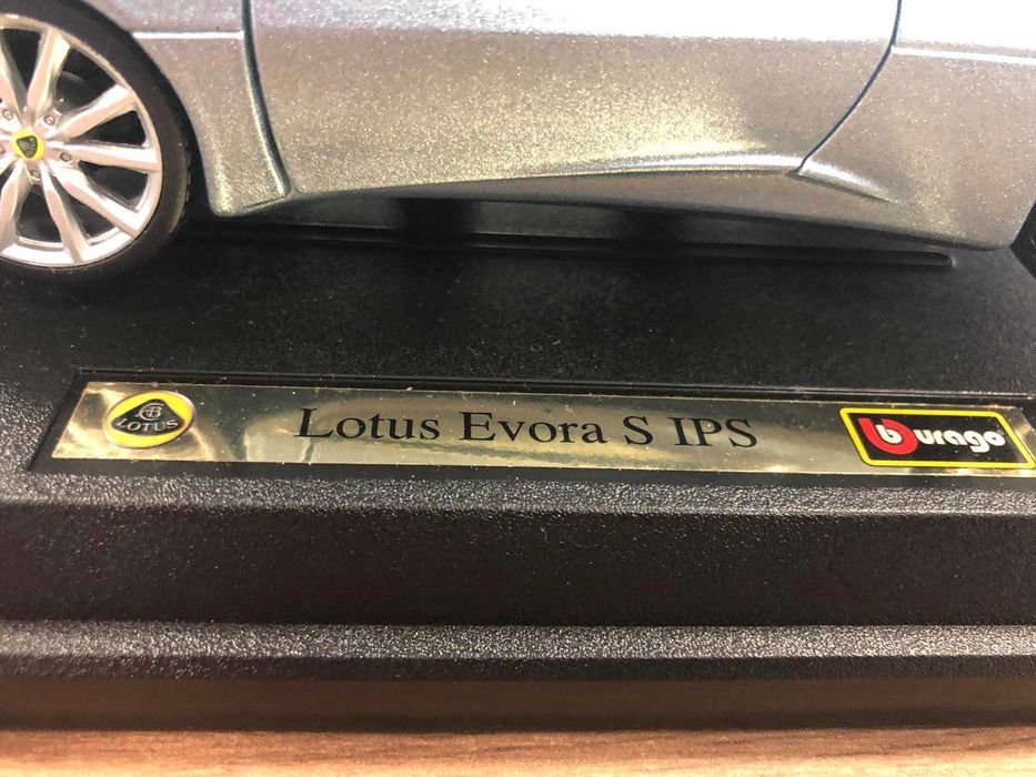 BURRAGO нова метална колекционерска количка LOTUS EVORA S IPS 1:24