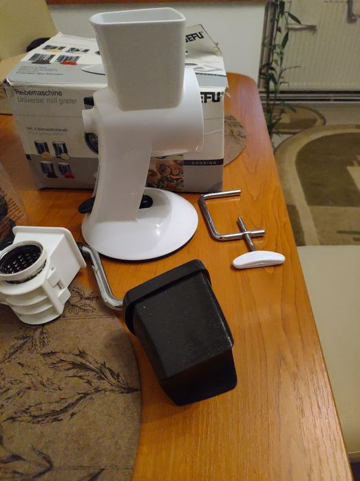 Răzătoare de moară universala ! Nou-nouța , inox de înaltă calitate