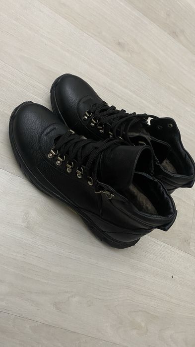 Продам ботинки зимние новые