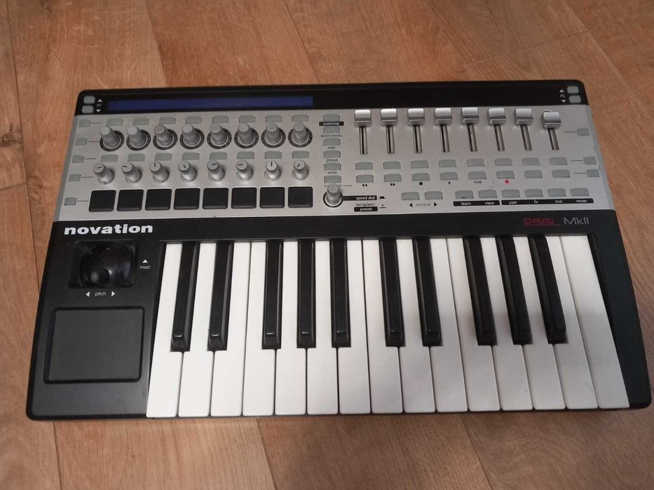 MIDI Keyboard Novation 25 SL MKII