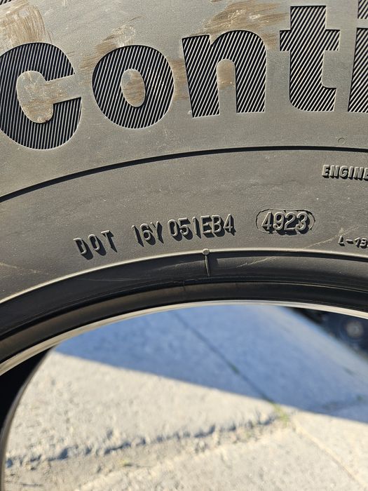 315/70 22.5-2 броя. Континентал