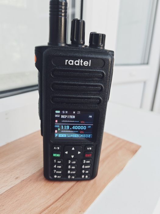 Продам рацию Radtel RT-730