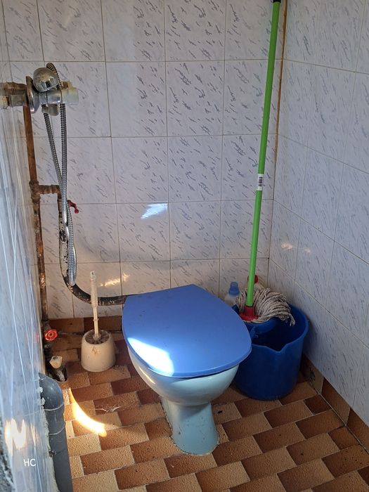 Продавам  двуетажна къща