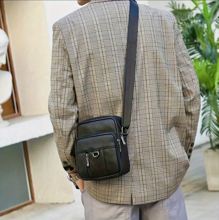 Мъжка бутикова чантичка за през рамо /Дизайнерска, черна естест. кожа