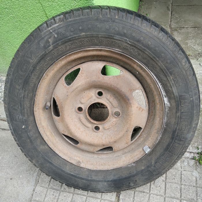 Автомобилни гуми
