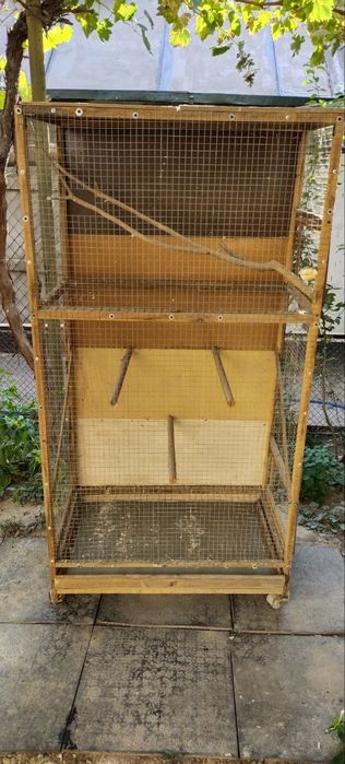 Продам клетку для птиц 2-х этажную