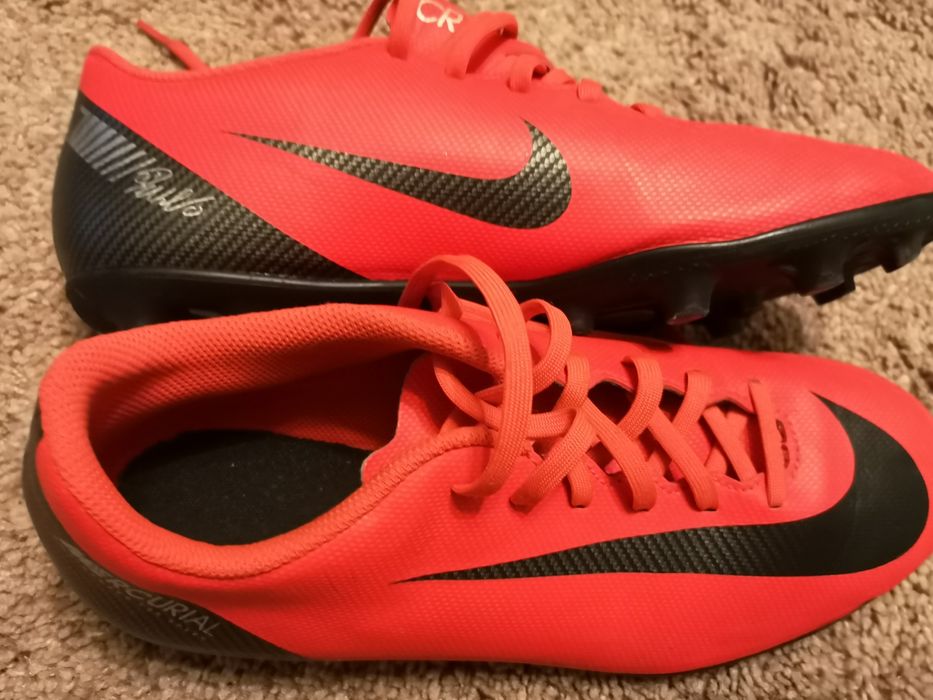 Adidași diferite modele