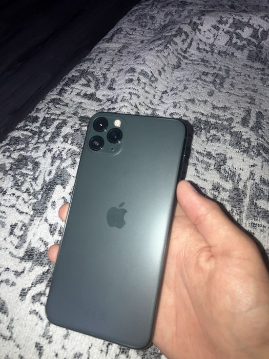 Продам 11 айфон промакс