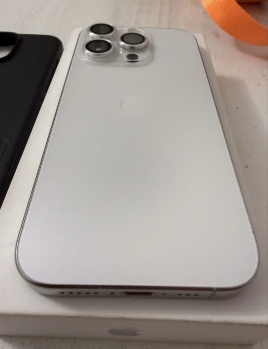 IPhone 15 pro 256gb ideal