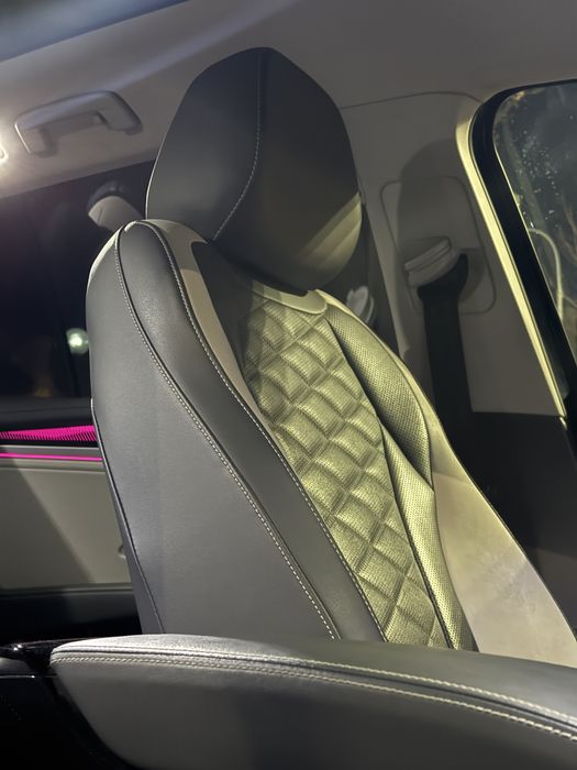 Volkswagen ID.6 CROZZ PRO, 601 km запас ход, 7-местный SUV, 84.8 kWh,