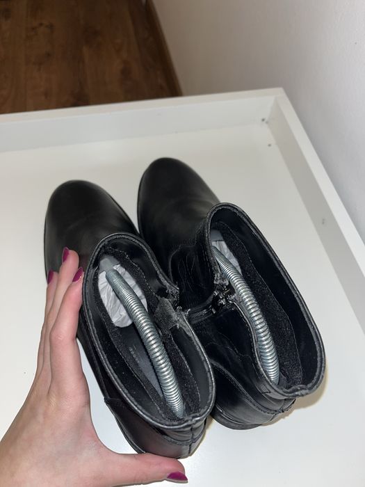 Ниски боти от естествена кожа