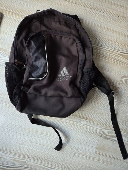 Спортна раница Adidas – Тъмнокафява / Черна (С много отделения)