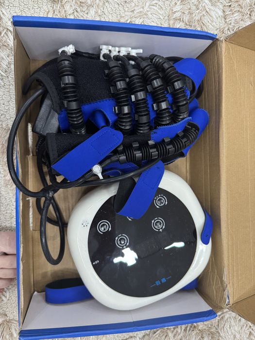 Массажер перчатка