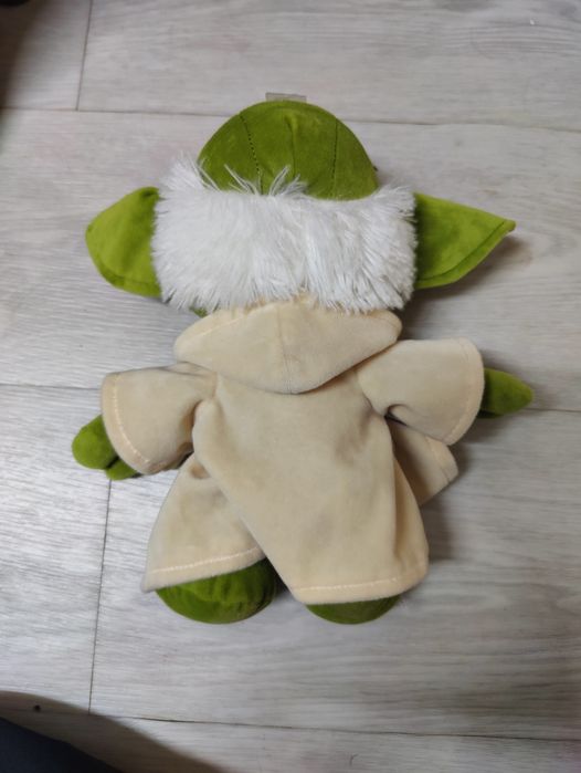 Baby Yoda și Maestrul Yoda din Star wars.