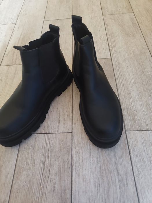 Продам полуботинки новые