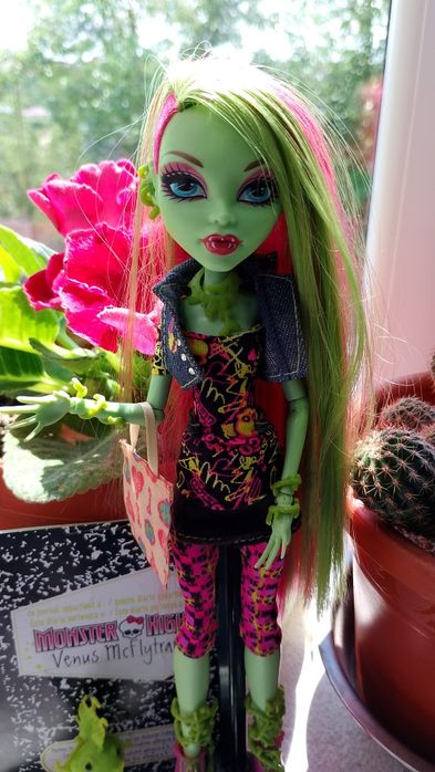 Păpușa Monster High Venus McFlytrap Basic 2011 G1