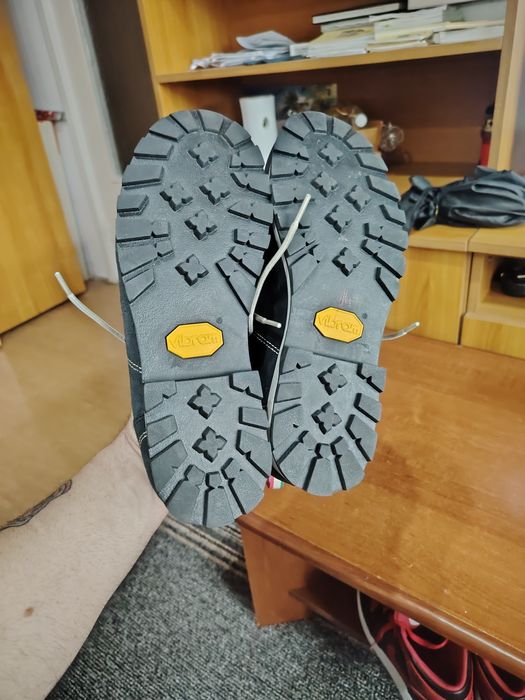 Vînd adidași bărbati drumeții montane Dolomite Karakorum mărimea 42 noi fără etichetă!