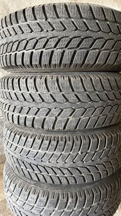 Гуми джанти за jeep Grand Cherokee