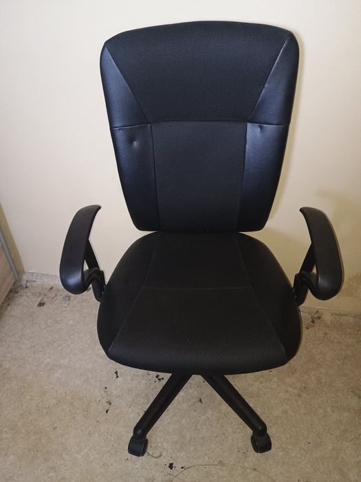 Офис стол JYSK на колелца