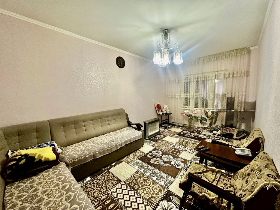 Продаётся 2 ком 8 микрорайон