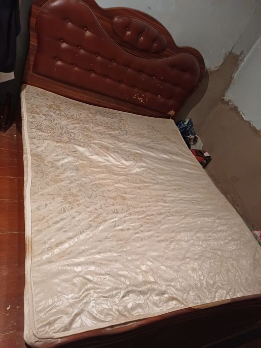 Продам кровать для спальни