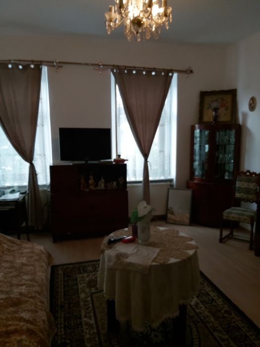 Casă de vánzare ,2 minute de centru,str,M.Eminescu