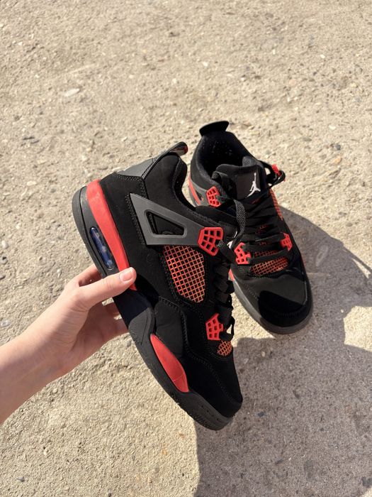 Jordan 4 retro red thunder