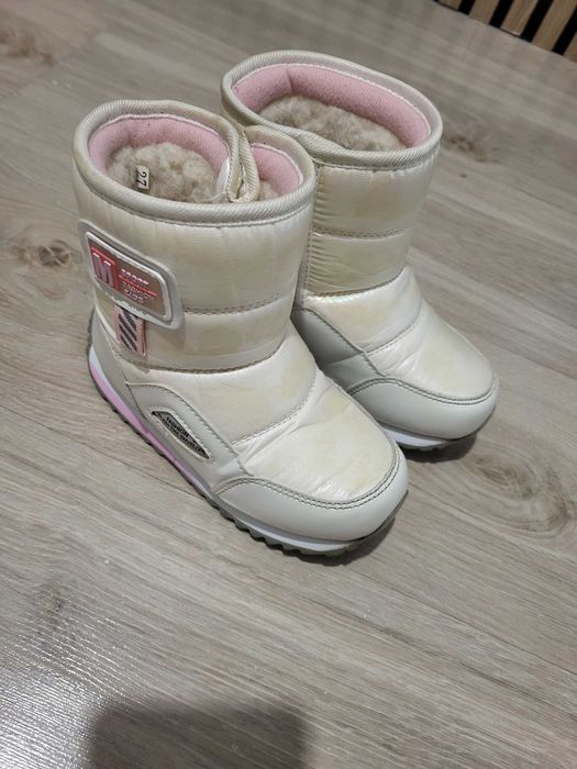 Продам детские зимние сапожки