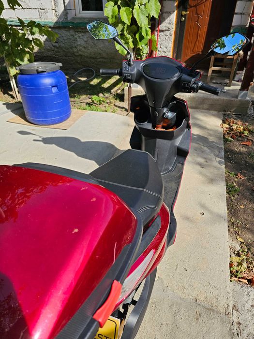 Vand scuter electric