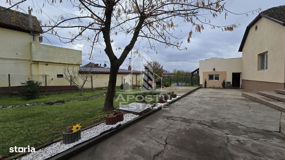 Casa individuala cu 5 camere si 3 bai, teren 1700 mp, Giarmata