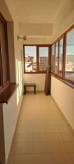Închiriere apartament 3 camere