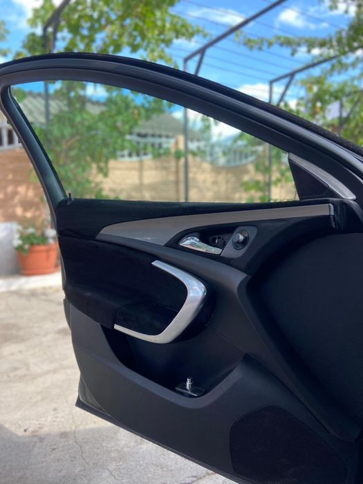 Retapițări Plafoane Auto & Fețe Uși | OEM & Alcantara | Profesional