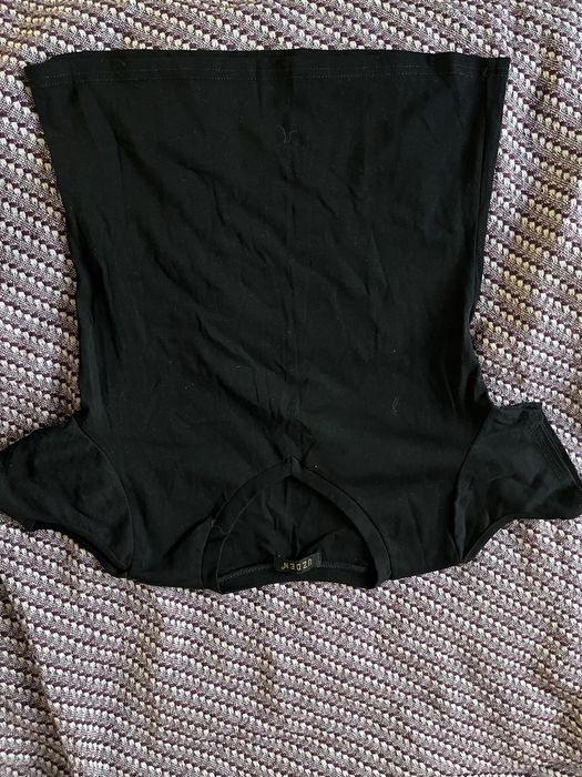 Продам женскую футболку черную