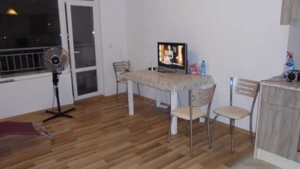 Дава се под наем Двустаен апартамент в Бургас, Славейков - 64 кв.м за 200 € - Снимка #7