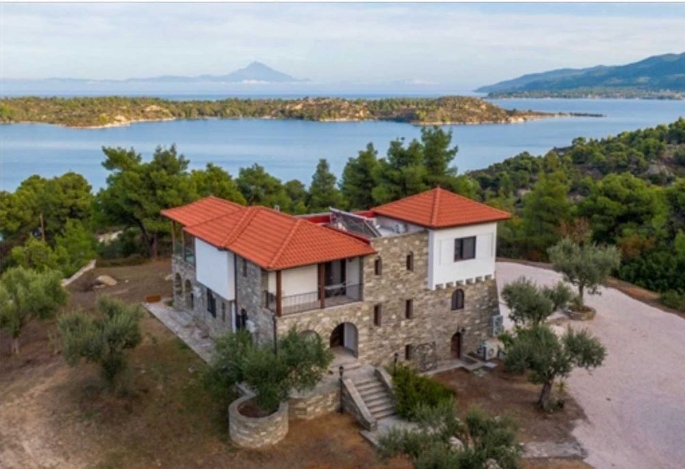 Луксозен имот за собствен дом/бизнес в Гърция