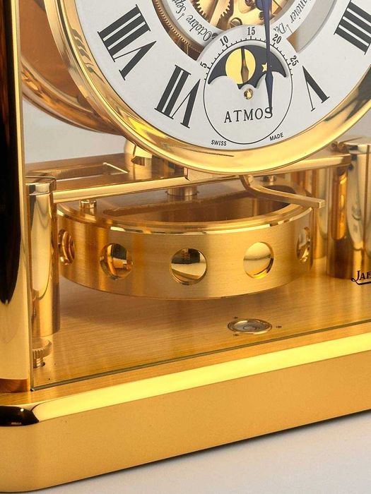 Jaeger LeCoultre
Atmos Phase de Lune