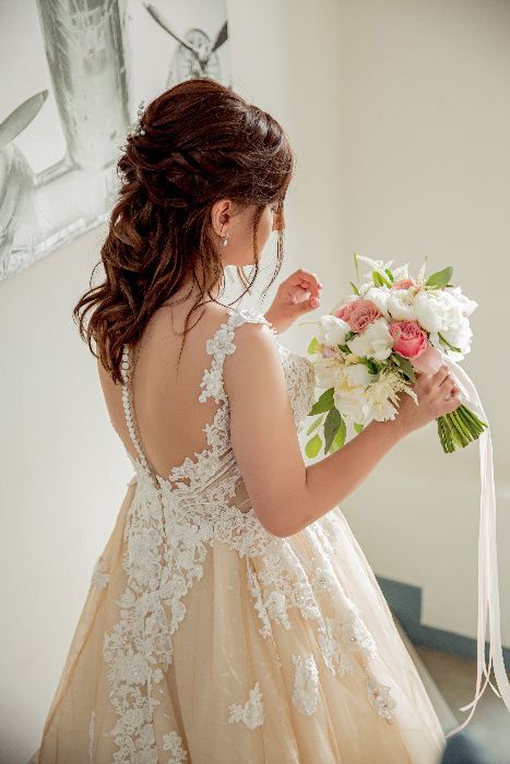 Vând rochie de mireasa Milla Nova Merion + voal + 2 crinoline