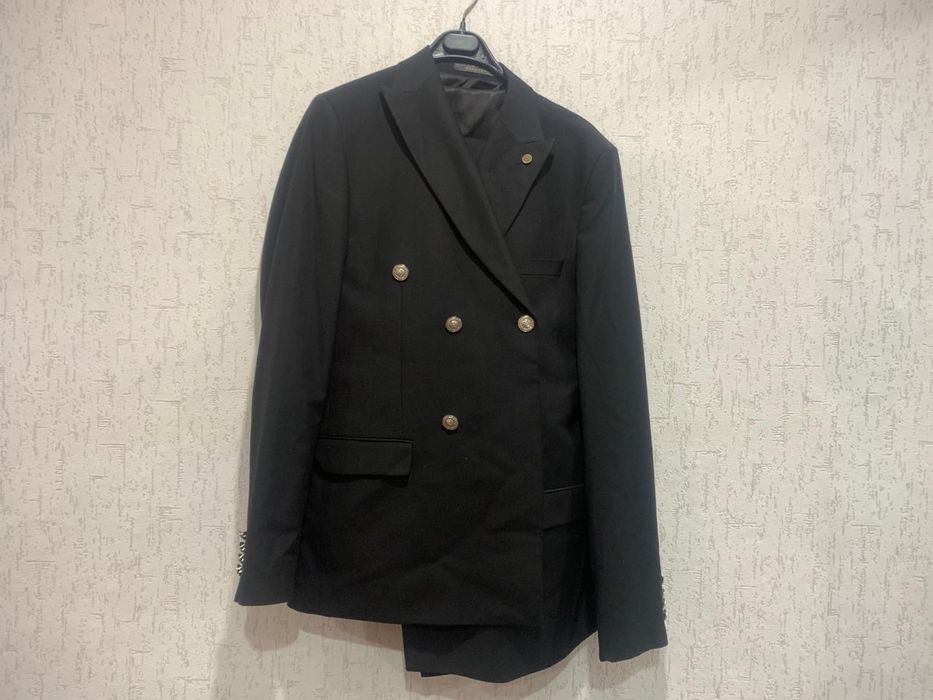 Костюм продается размер 2 хл