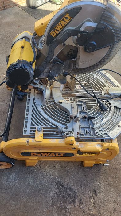 Vînd circular Dewalt defect