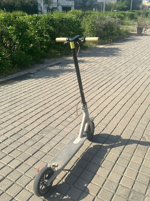 Продам электро самакат ксиоми