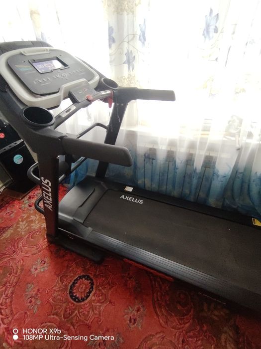 Беговая дорожка. Тренажёр