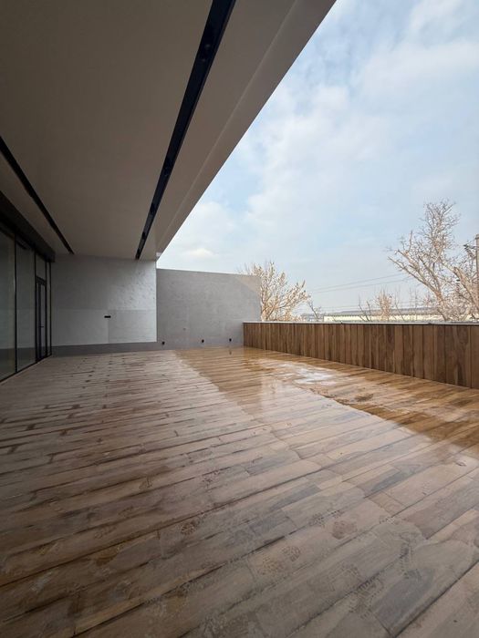 Сдается  Отдельно Стоящие Здание, каждый этаж по 500м2! Первая линия!